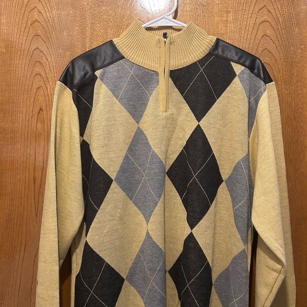 TRUE ROCK Black and Gray Zip Up Sweater Argyle Pattern